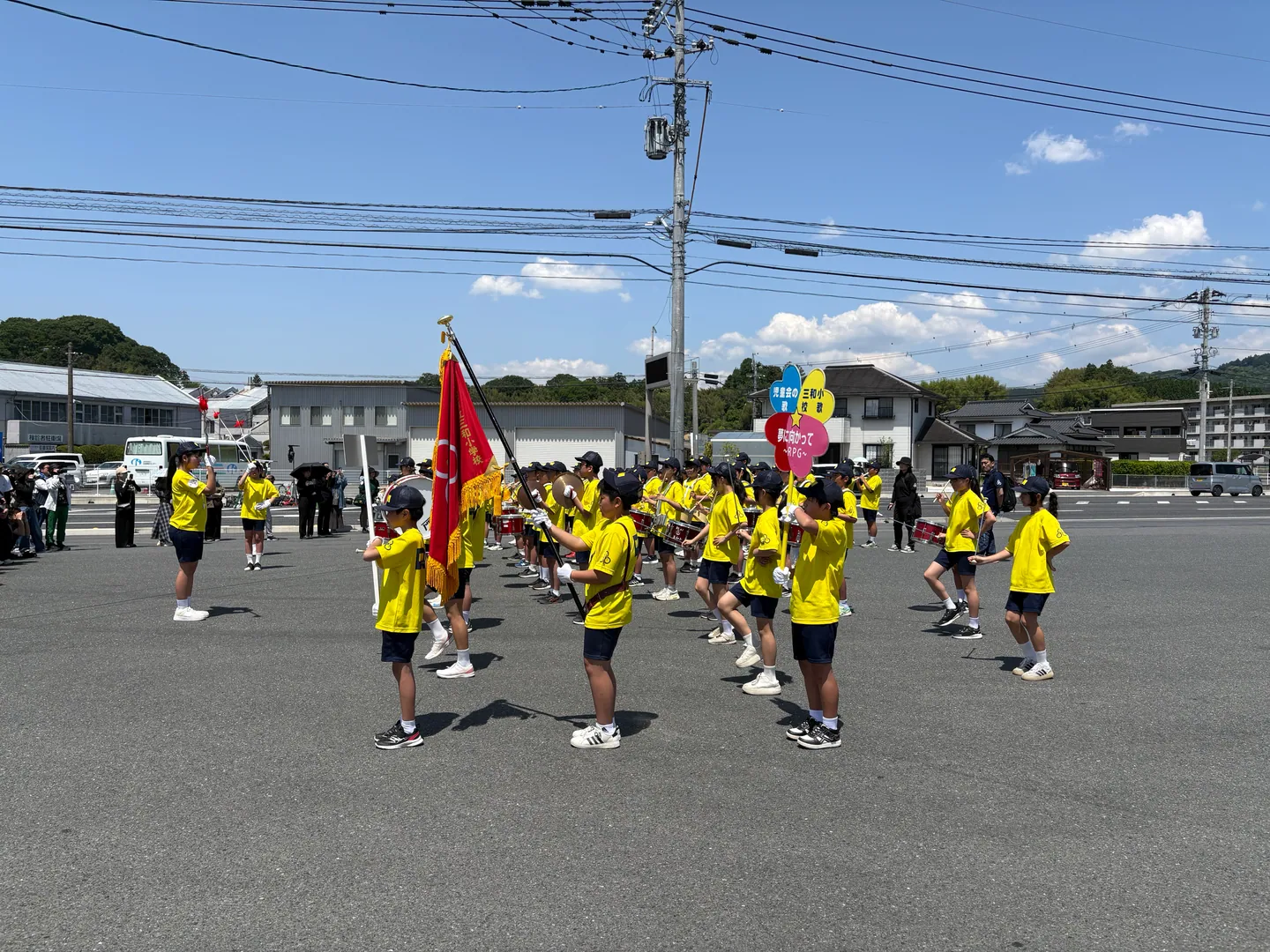 三和小学校　校区内パレード