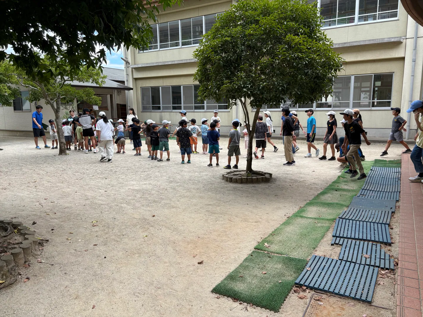 学校運営協議会　児童避難訓練